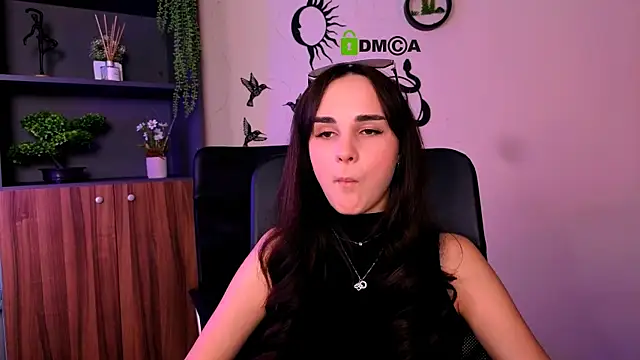 Snapshot of ariana_ross7 chatting on July 10, 9:23 am ariana ross7 online show from July 10, 9:23 am
