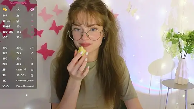 Snapshot of Katyaa_Lover chatting on October 6, 3:31 pm Katyaa Lover online show from October 6, 3:31 pm