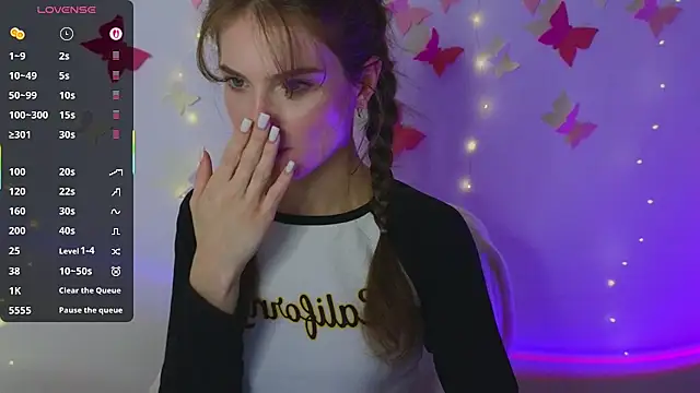 Snapshot of Katyaa_Lover chatting on November 13, 5:12 pm Katyaa Lover online show from November 13, 5:12 pm