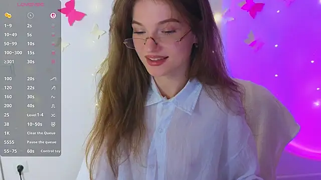 Snapshot of Katyaa_Lover chatting on November 29, 10:13 pm Katyaa Lover online show from November 29, 10:13 pm