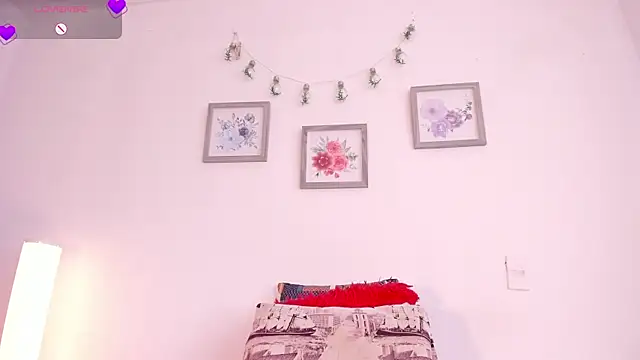 mely rosse  online show from April 14, 1:06 pm