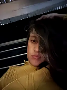 Snapshot of valery506 chatting on April 19, 12:43 am valery506 online show from April 19, 12:43 am