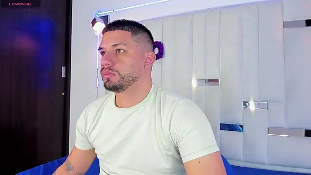 Snapshot of Jacob19_ chatting on November 2, 12:18 pm Jacob19  online show from November 2, 12:18 pm