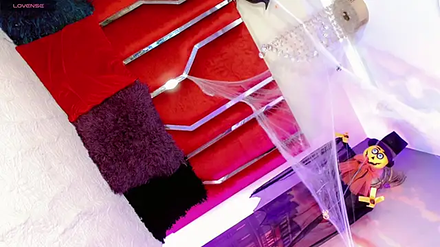 Snapshot of AithanaBlaze chatting on October 21, 11:11 am AithanaBlaze online show from October 21, 11:11 am