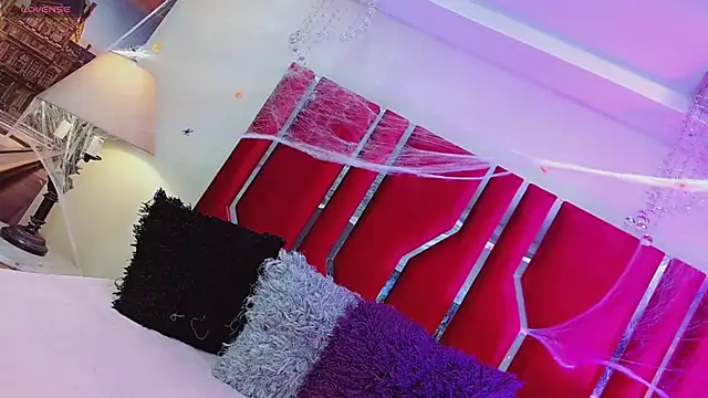 Snapshot of AithanaBlaze chatting on November 1, 11:23 am AithanaBlaze online show from November 1, 11:23 am