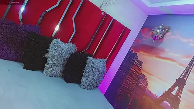 Snapshot of AithanaBlaze chatting on November 16, 3:45 am AithanaBlaze online show from November 16, 3:45 am