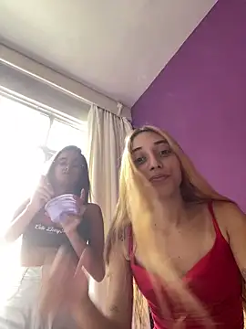 loirinhaaa online show from April 5, 6:49 pm