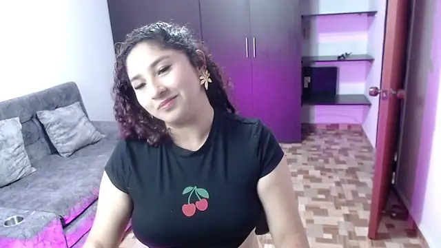 Snapshot of Gia_Dior chatting on March 4, 12:27 am Gia Dior online show from March 4, 12:27 am