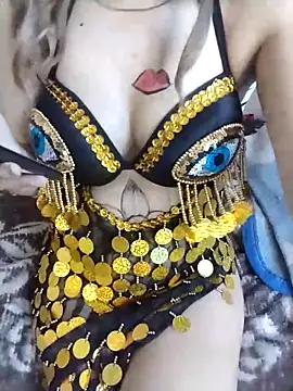 Snapshot of shahinaz-123 chatting on February 11, 11:04 am shahinaz-123 online show from February 11, 11:04 am