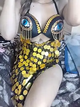 Snapshot of shahinaz-123 chatting on February 15, 10:25 am shahinaz-123 online show from February 15, 10:25 am