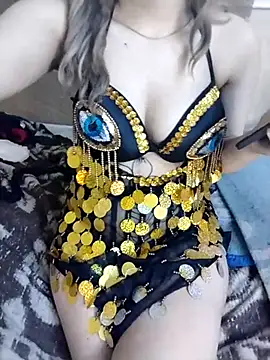 Snapshot of shahinaz-123 chatting on February 28, 10:05 am shahinaz-123 online show from February 28, 10:05 am