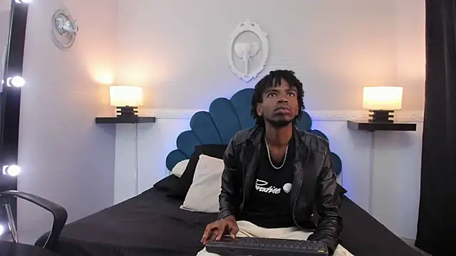 Snapshot of AllexJacob chatting on September 19, 12:50 pm AllexJacob online show from September 19, 12:50 pm