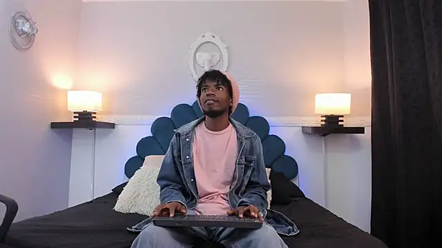 Snapshot of AllexJacob chatting on September 25, 1:04 pm AllexJacob online show from September 25, 1:04 pm