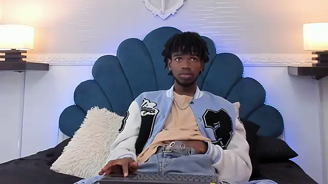 Snapshot of AllexJacob chatting on September 29, 1:27 pm AllexJacob online show from September 29, 1:27 pm