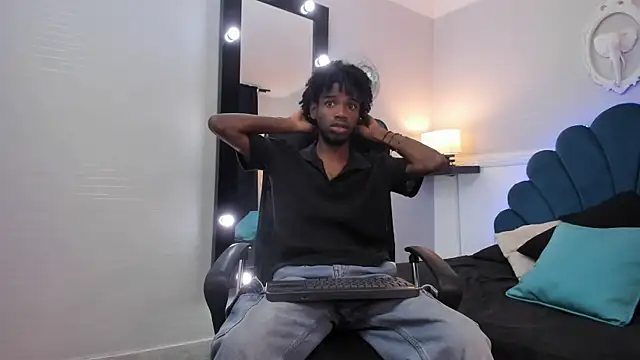 Snapshot of AllexJacob chatting on October 2, 1:18 pm AllexJacob online show from October 2, 1:18 pm