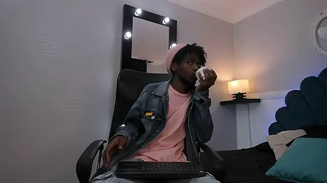 Snapshot of AllexJacob chatting on October 3, 1:19 pm AllexJacob online show from October 3, 1:19 pm