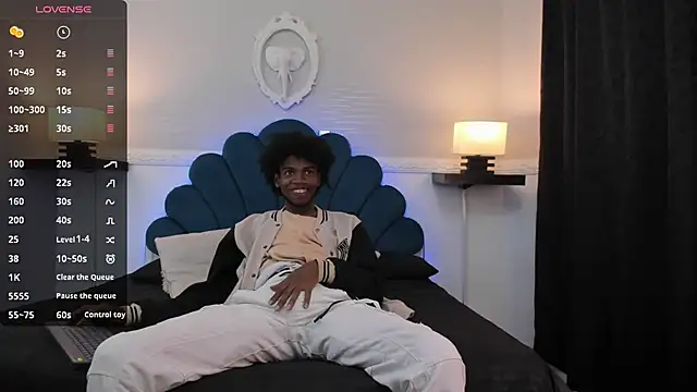 Snapshot of AllexJacob chatting on October 7, 1:08 pm AllexJacob online show from October 7, 1:08 pm