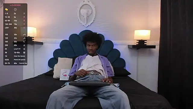 Snapshot of AllexJacob chatting on October 8, 1:09 pm AllexJacob online show from October 8, 1:09 pm