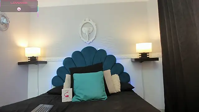 Snapshot of AllexJacob chatting on October 10, 1:10 pm AllexJacob online show from October 10, 1:10 pm