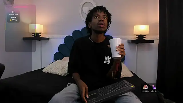 Snapshot of AllexJacob chatting on October 18, 1:01 pm AllexJacob online show from October 18, 1:01 pm