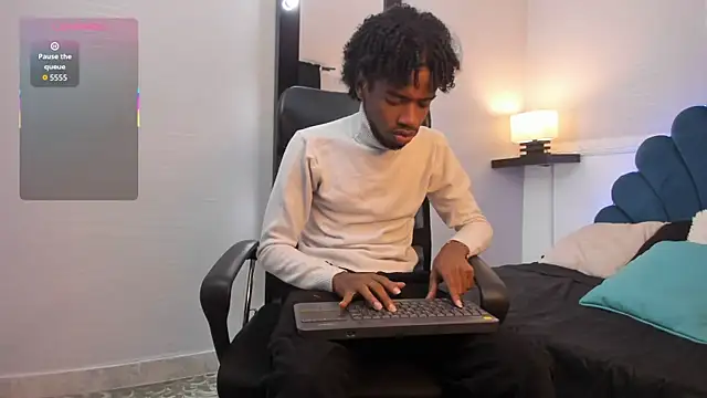 Snapshot of AllexJacob chatting on October 23, 1:10 pm AllexJacob online show from October 23, 1:10 pm