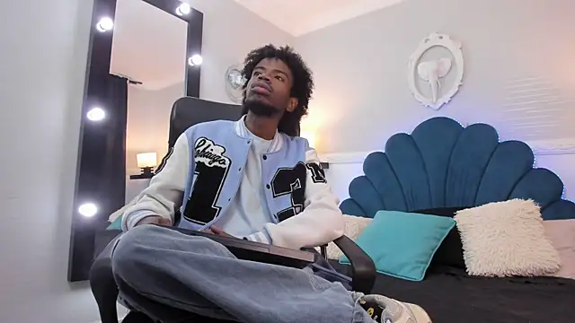 Snapshot of AllexJacob chatting on October 28, 12:52 pm AllexJacob online show from October 28, 12:52 pm