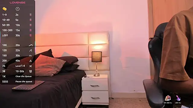 Snapshot of AllexJacob chatting on November 7, 12:49 pm AllexJacob online show from November 7, 12:49 pm