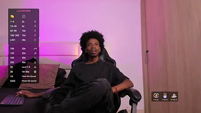 Snapshot of AllexJacob chatting on November 12, 1:22 pm AllexJacob online show from November 12, 1:22 pm