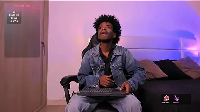 Snapshot of AllexJacob chatting on November 24, 1:00 pm AllexJacob online show from November 24, 1:00 pm