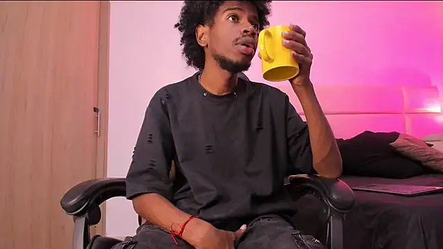 Snapshot of AllexJacob chatting on December 2, 11:48 am AllexJacob online show from December 2, 11:48 am