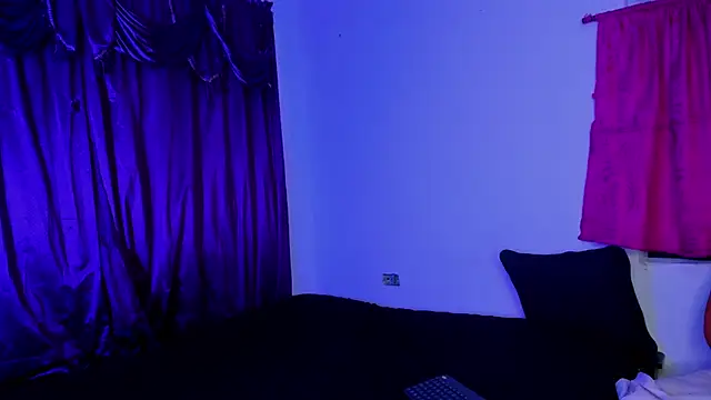 Shairaclark  online show from October 8, 5:38 am