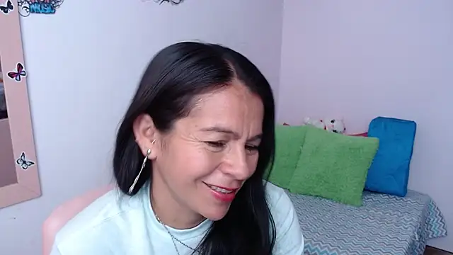 camilavargas  online show from February 24, 2:37 pm