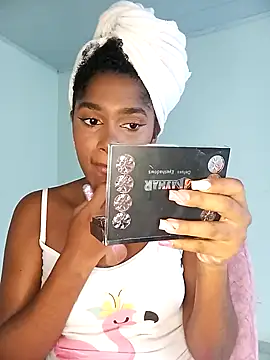 Snapshot of Beauty_Luci chatting on October 27, 1:59 pm Beauty Luci online show from October 27, 1:59 pm