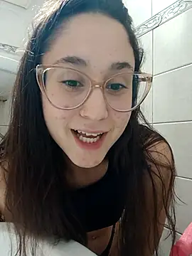 Snapshot of linameii chatting on October 25, 2:19 am linameii online show from October 25, 2:19 am