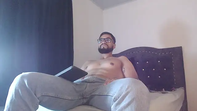 Chrys harris77 online show from April 14, 4:51 am