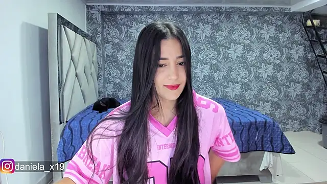 Daniela x19 online show from May 26, 12:50 am