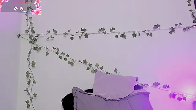 Snapshot of Lilithh_Kuro chatting on November 19, 12:54 am Lilithh Kuro online show from November 19, 12:54 am