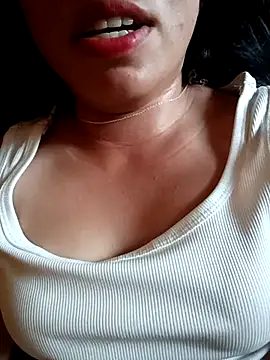 Snapshot of tulipsexy chatting on October 13, 6:13 am tulipsexy online show from October 13, 6:13 am