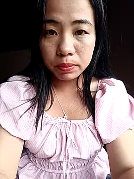 Snapshot of tulipsexy chatting on October 23, 12:43 am tulipsexy online show from October 23, 12:43 am