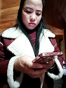 Snapshot of tulipsexy chatting on November 23, 4:23 am tulipsexy online show from November 23, 4:23 am