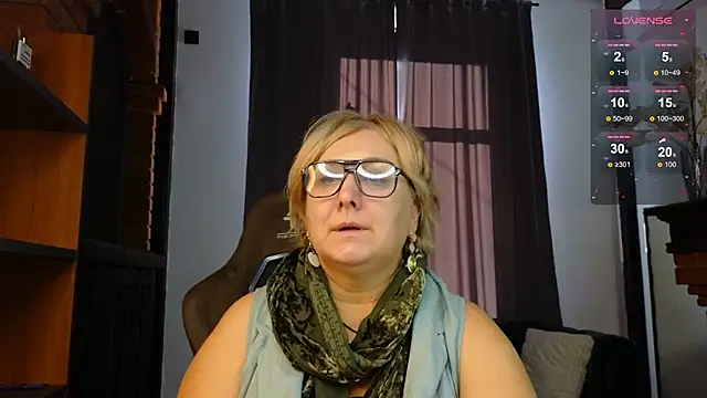 Marta Wils online show from October 25, 4:20 am