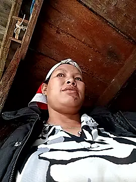 callistra online show from December 18, 5:57 am