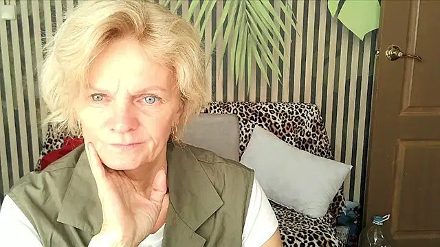 Zoe Steell online show from September 21, 6:26 am
