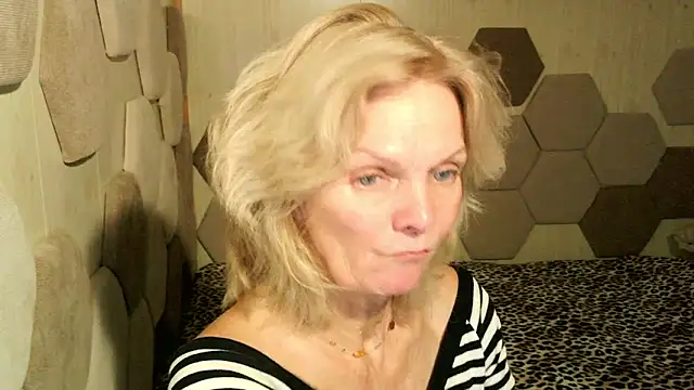 Zoe Steell online show from October 17, 2:19 pm