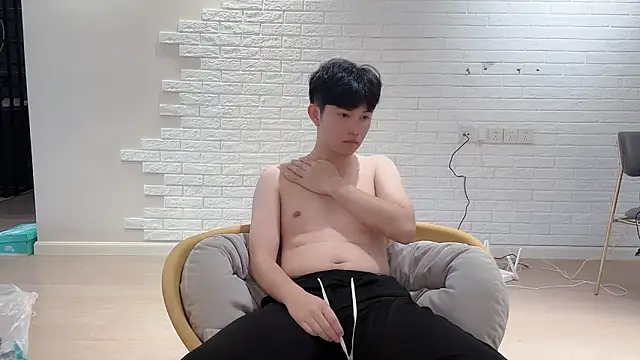 Snapshot of xlong00099 chatting on September 18, 6:15 am xlong00099 online show from September 18, 6:15 am