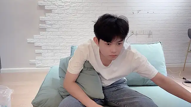 Snapshot of xlong00099 chatting on September 19, 7:43 am xlong00099 online show from September 19, 7:43 am