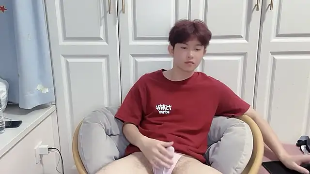 Snapshot of xlong00099 chatting on October 4, 5:11 pm xlong00099 online show from October 4, 5:11 pm