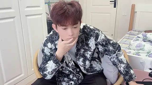 Snapshot of xlong00099 chatting on October 19, 8:37 am xlong00099 online show from October 19, 8:37 am