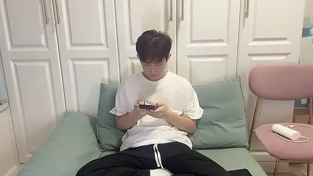 Snapshot of xlong00099 chatting on October 25, 10:34 am xlong00099 online show from October 25, 10:34 am