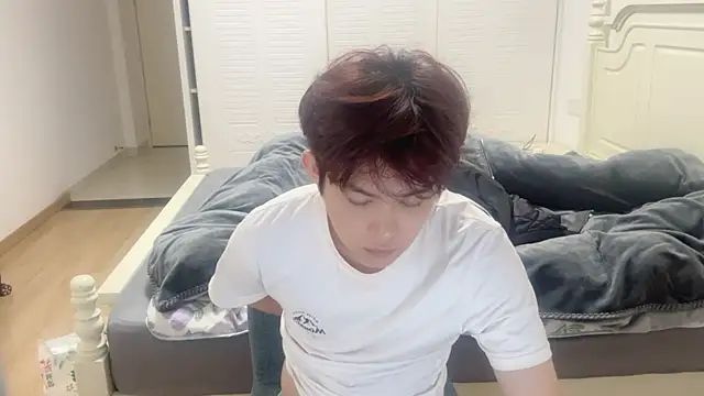 Snapshot of xlong00099 chatting on November 12, 11:43 am xlong00099 online show from November 12, 11:43 am